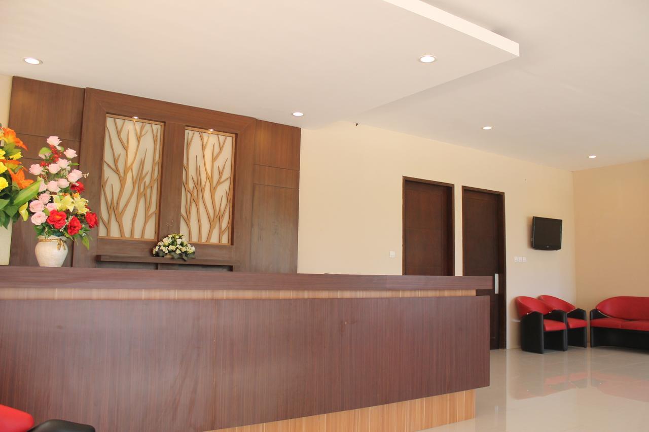 Akasa Hotel Калиуранг Екстериор снимка