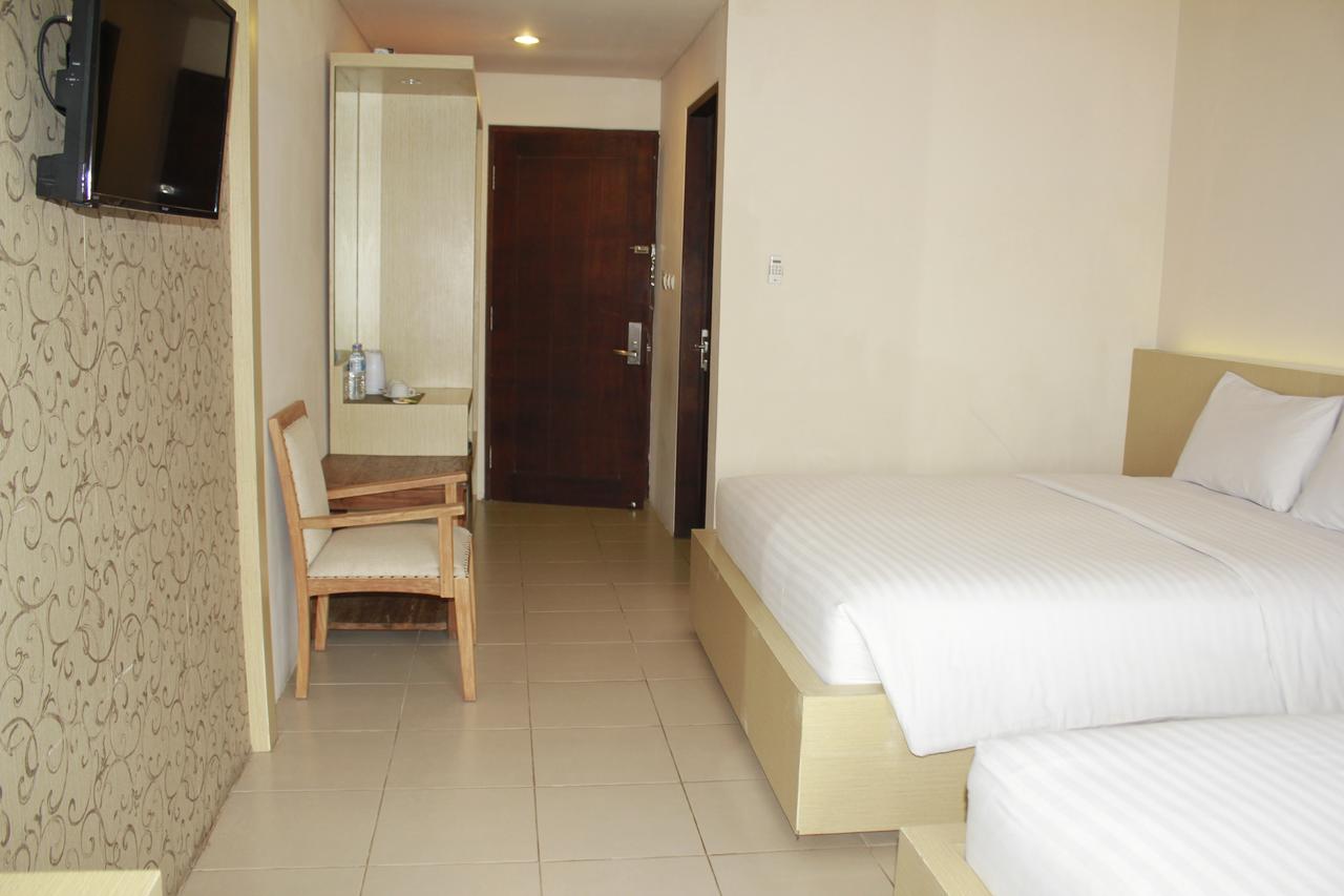 Akasa Hotel Калиуранг Екстериор снимка