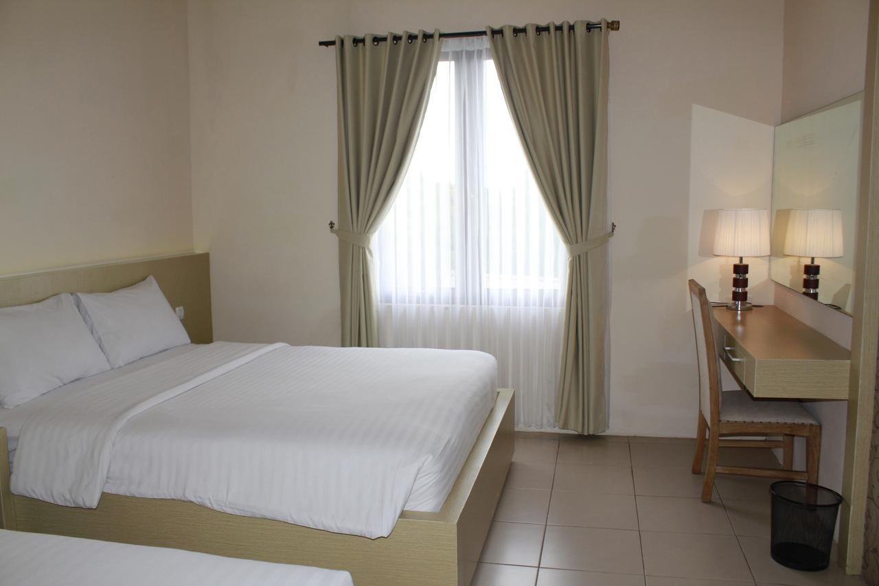 Akasa Hotel Калиуранг Екстериор снимка