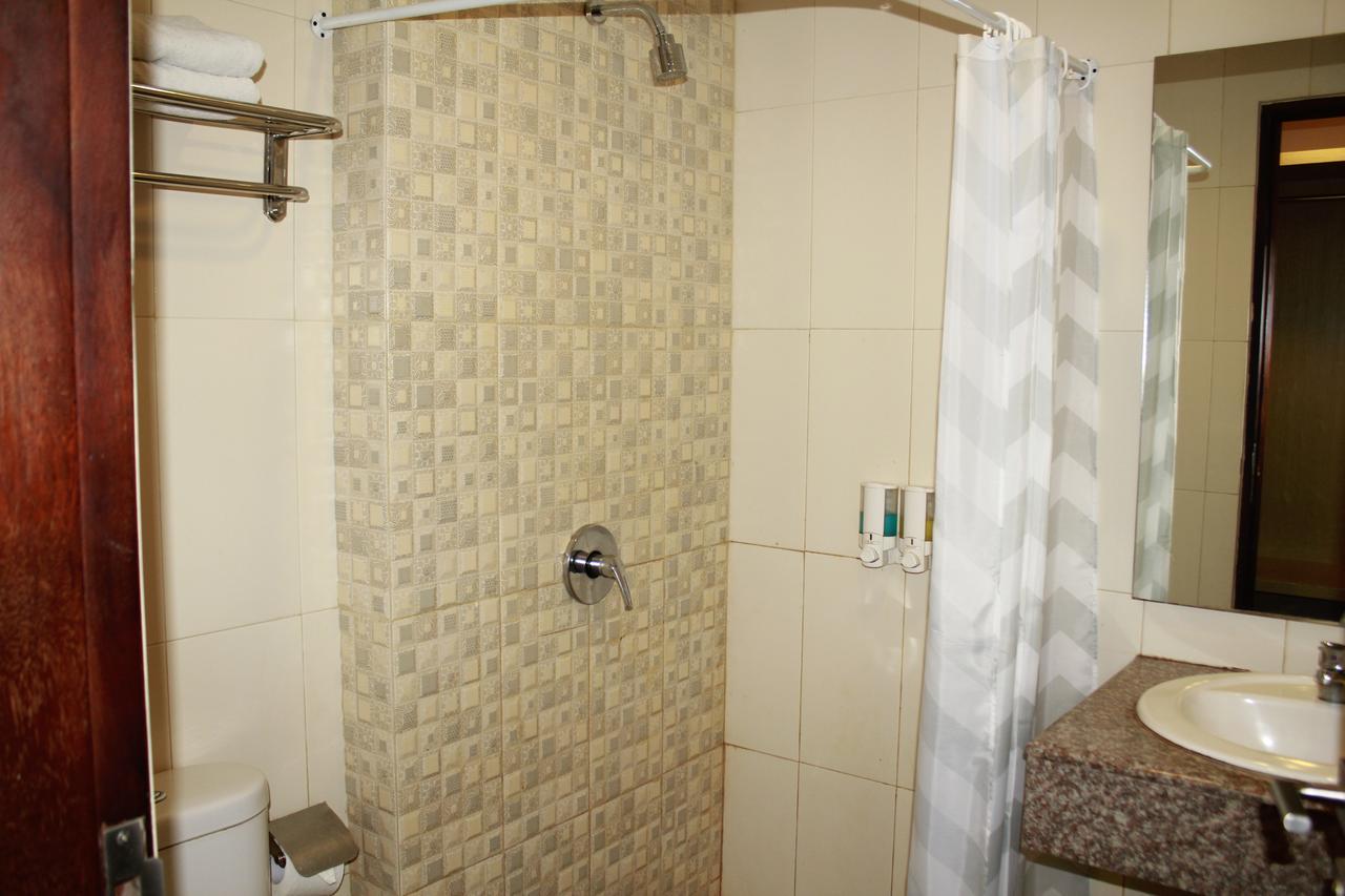 Akasa Hotel Калиуранг Екстериор снимка